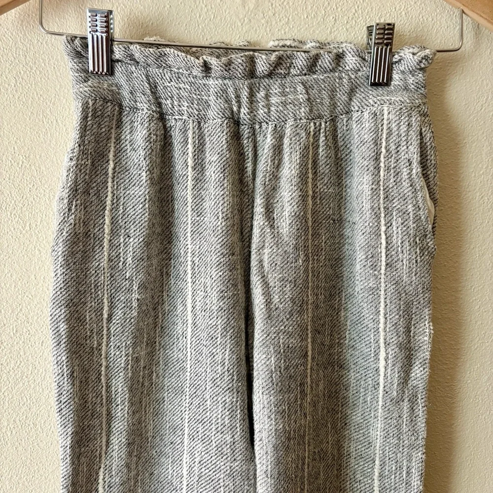 Free People Cotton Blend Gray Cropped‎ Pull On Pants